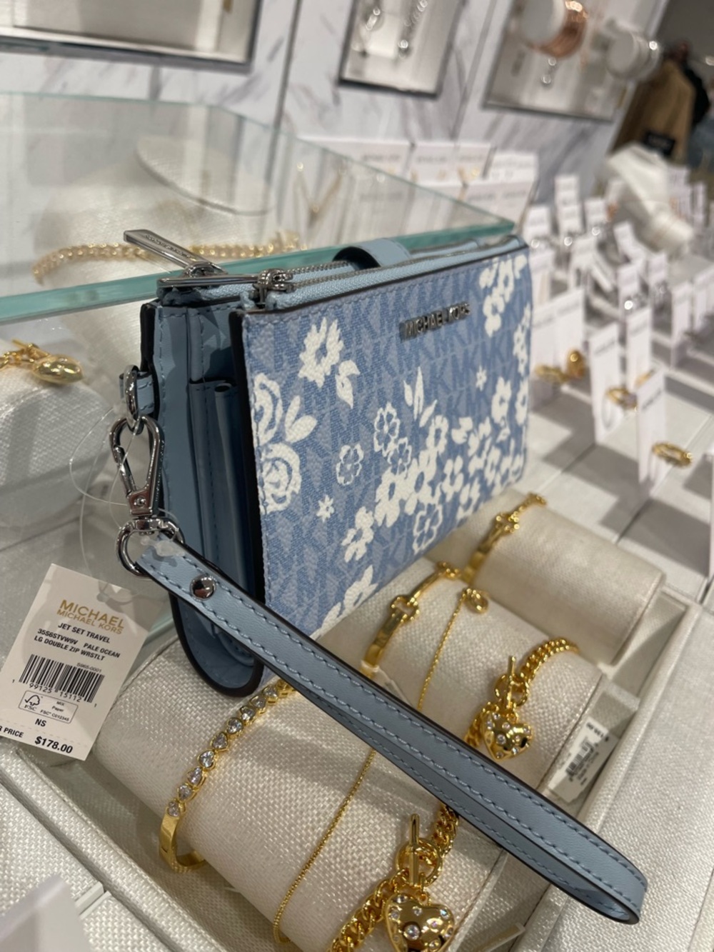 MICHAEL KORS JST Lg Double Zip Printed Signature Logo Wristlet
Pale Ocean 
NWT - Picture 11 of 16